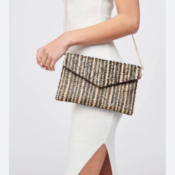 Urban Expressions Black and Tan Woven Clutch - Picture 1 of 12